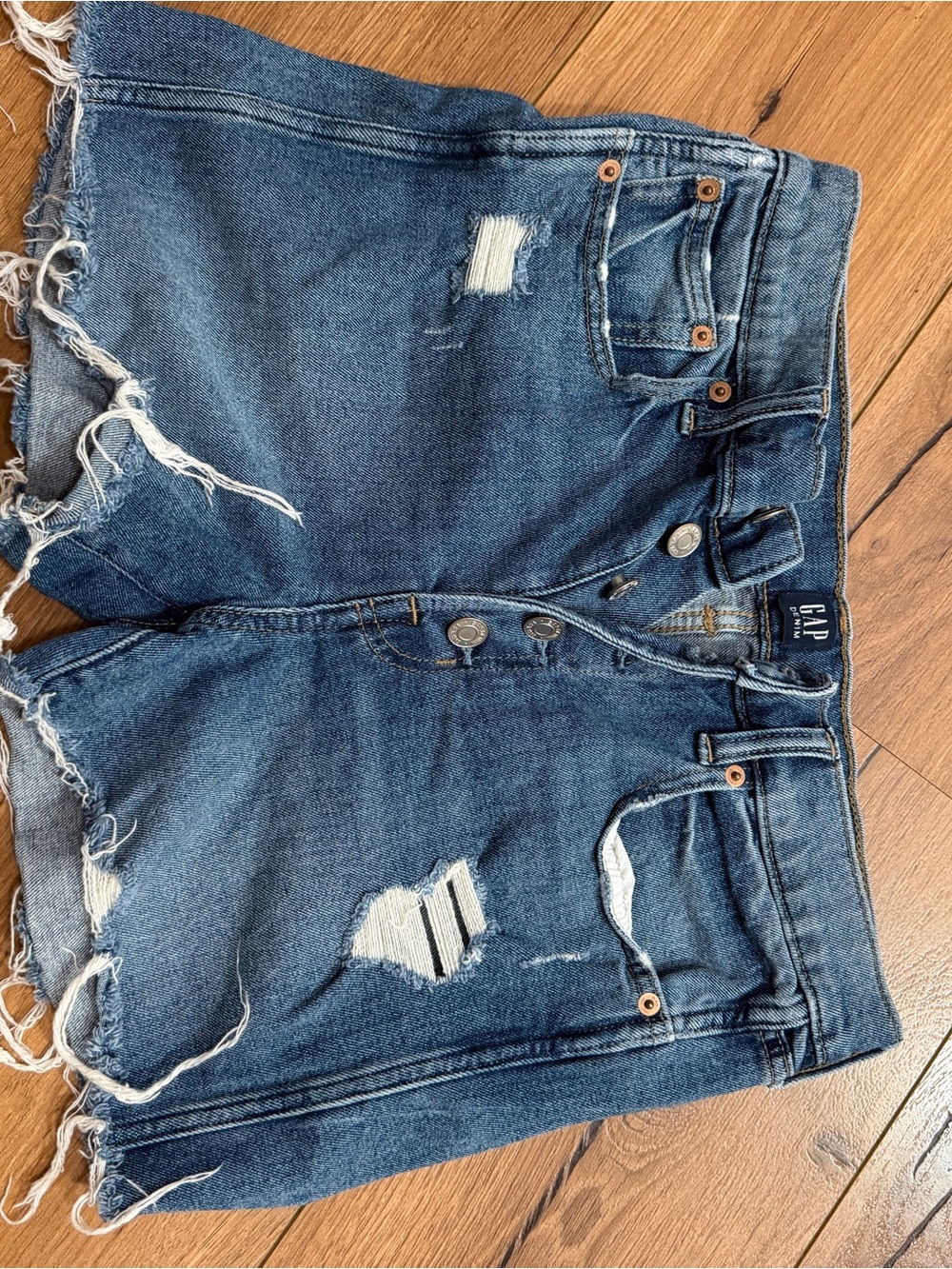 GAP Women's Distressed Denim Shorts in Blue Wash